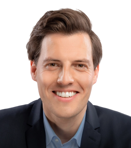 Christian Weis - Freelancer & Interim Manager | Visionary Leader: Investment Analyst - profile avatar